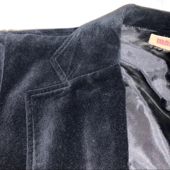 Blazer - Picture 2 of 3